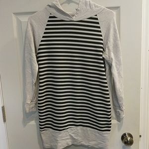 Le Lis Hoodie Tunic